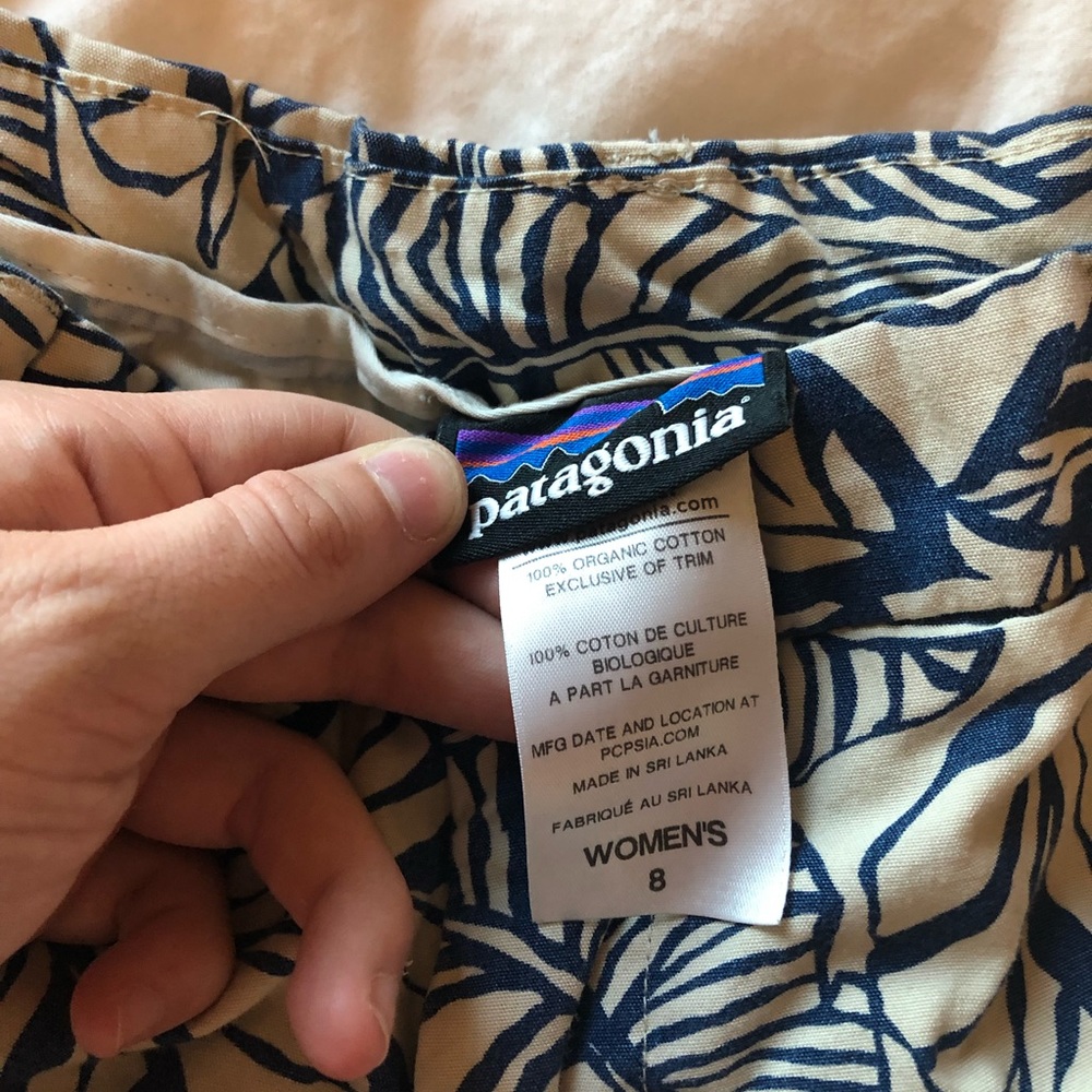 SOLD Women’s Patagonia shorts - Picture 3 of 5